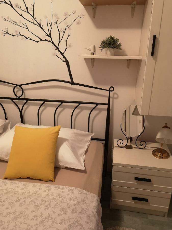 Apartman Mera Apartment Zadar Bagian luar foto