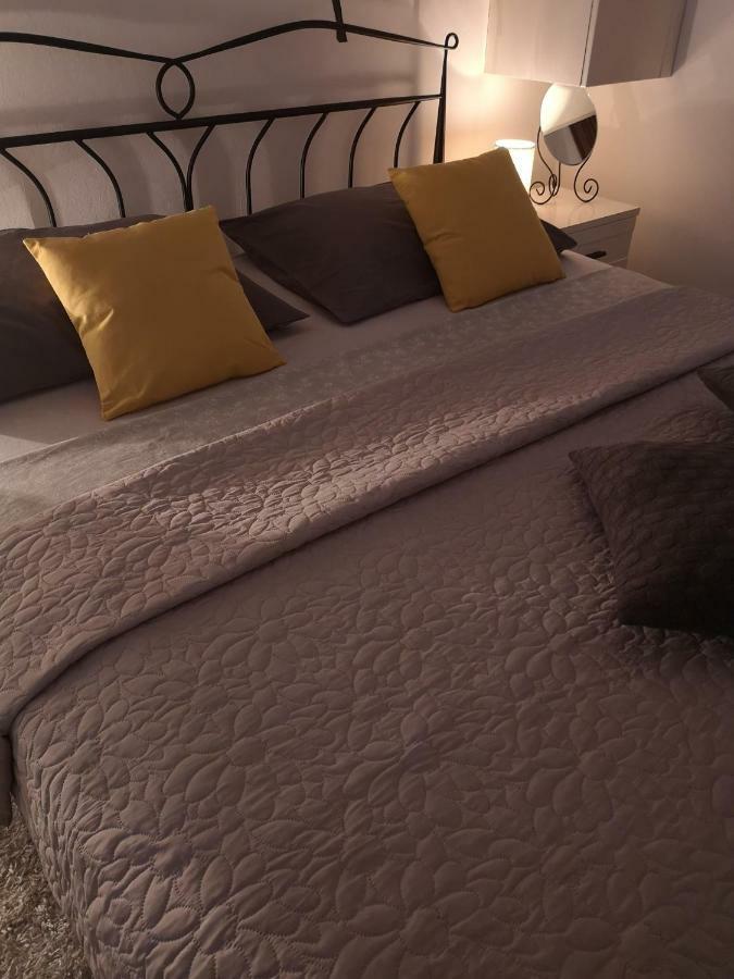 Apartman Mera Apartment Zadar Bagian luar foto